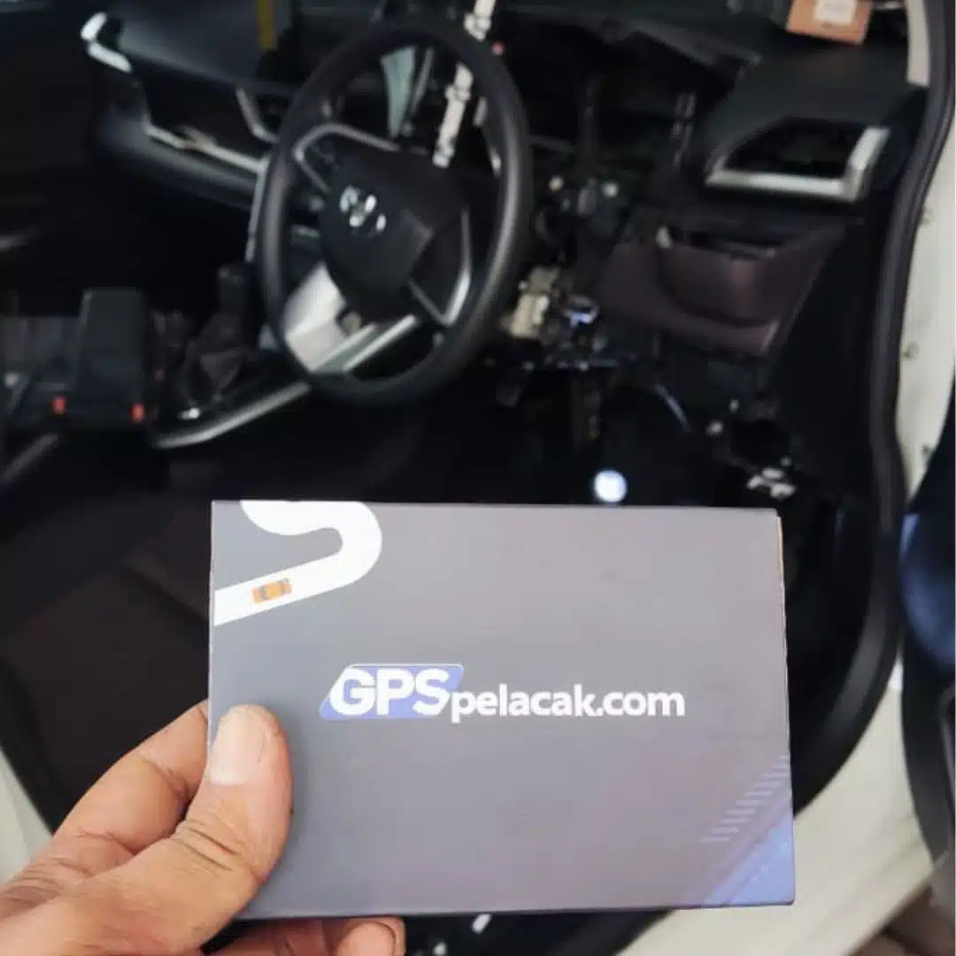 pemasangan gps mobil oleh teknisi profesional pemasangan gps mobil oleh teknisi profesional